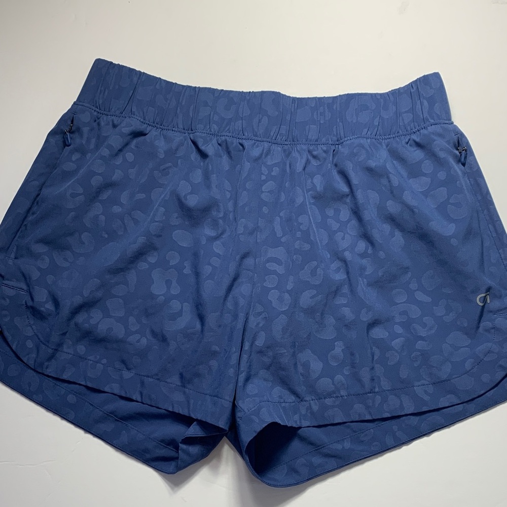 Gap fit Blue Women's athletic Shorts settle animal print plus pockets